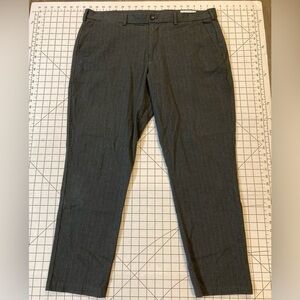 GAP Men’s Size 38/30 Grey Slim Fit Pinstriped Dress Pants